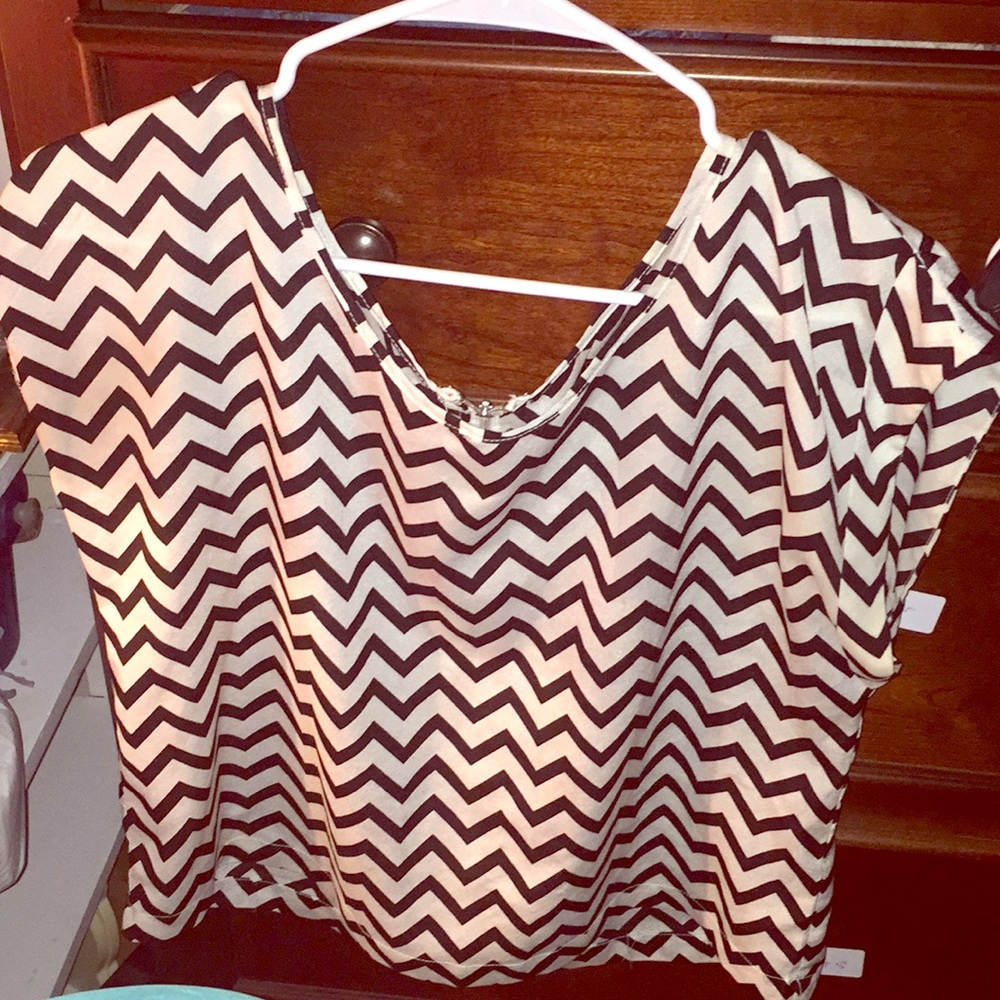 Summer top black and white medium